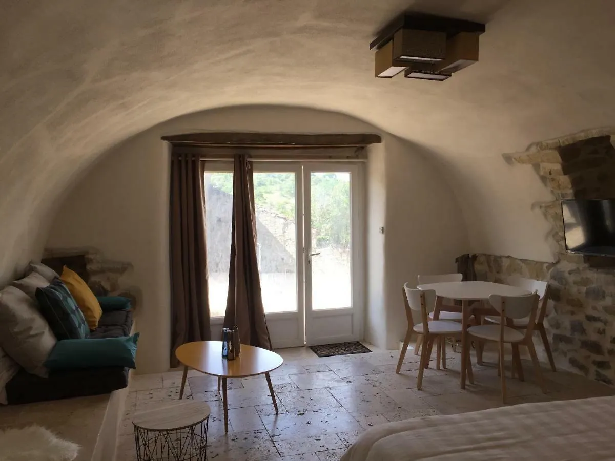 Bed and Breakfast Les agaves à Grospierres 2*,  France